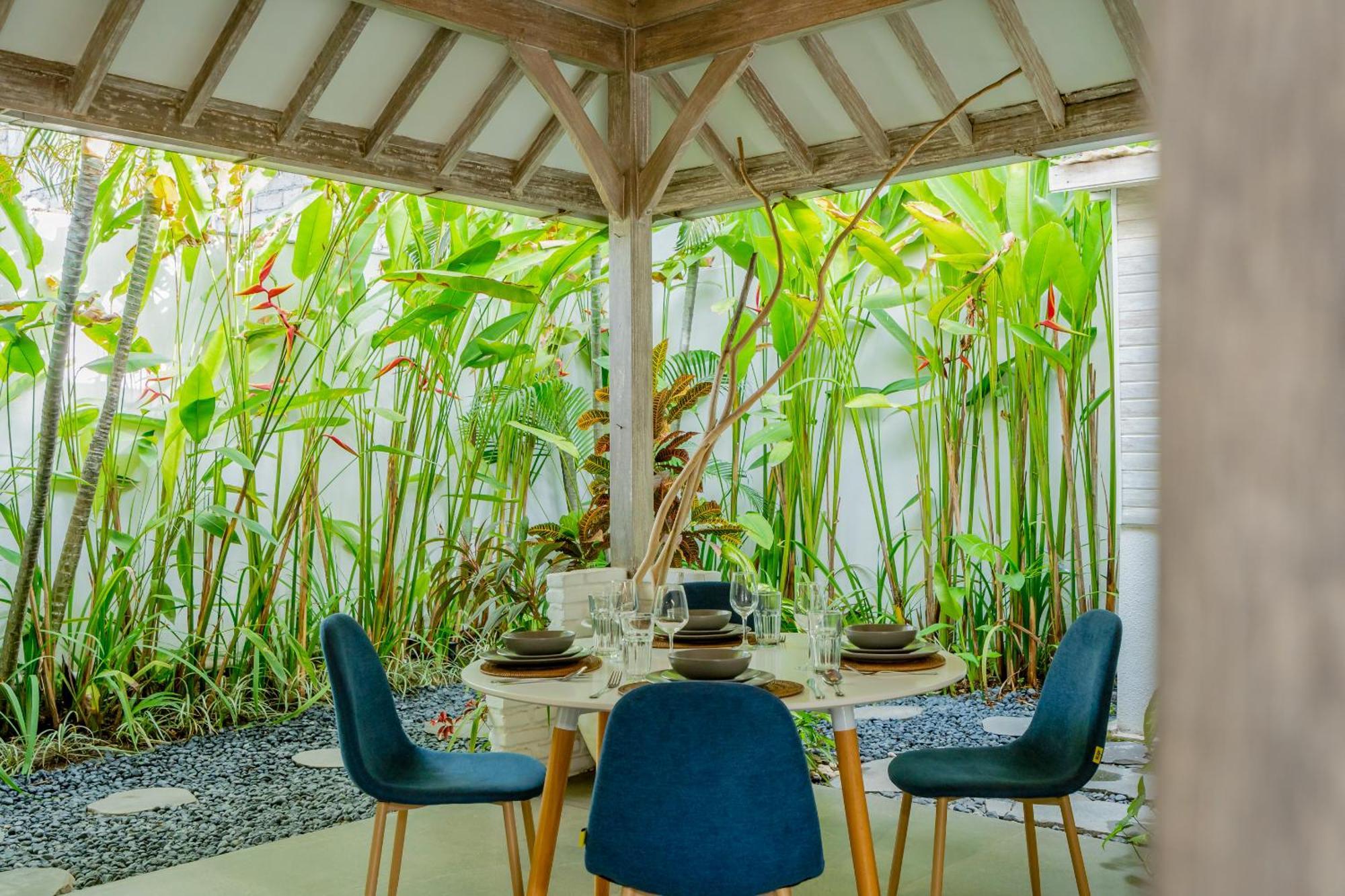 Mundaka Villa By Betterplace Canggu Extérieur photo