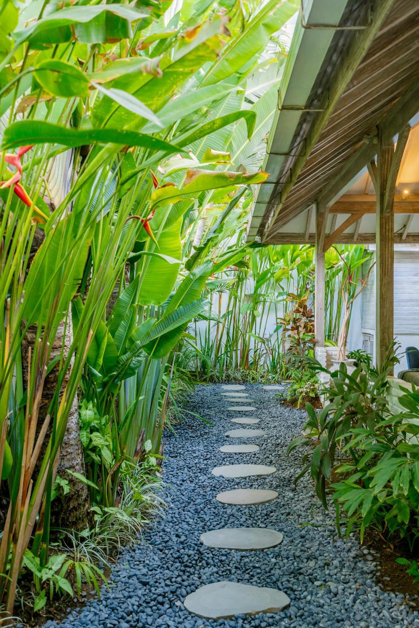 Mundaka Villa By Betterplace Canggu Extérieur photo
